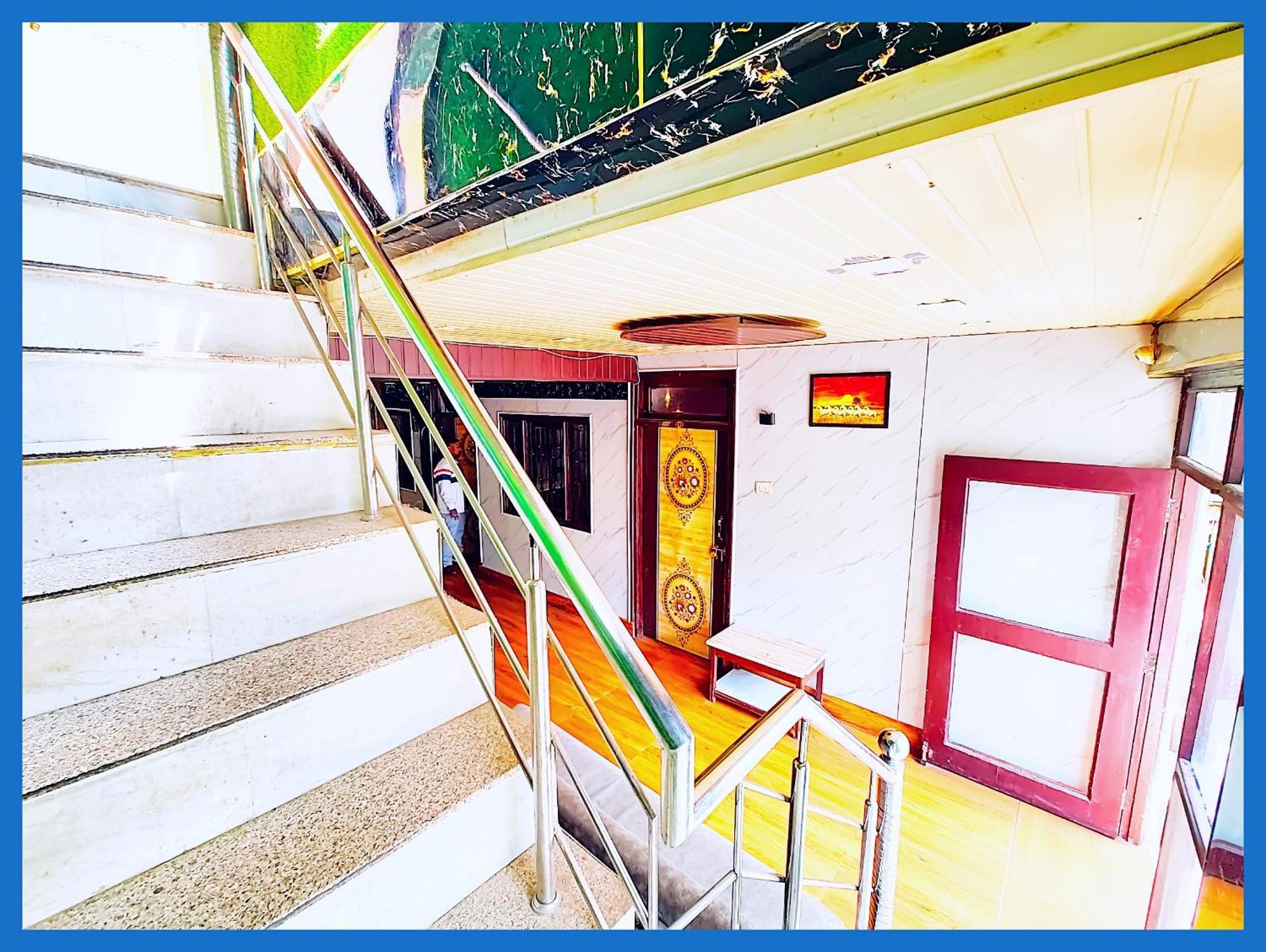 Flattiess ! Hotel Near Mall Road - Open Sitting Area On Terrace With Full Naini Lake View And Mountain Valley View - Wi Fi - Room Service Available - Top Rated Hotel Найнитал Экстерьер фото