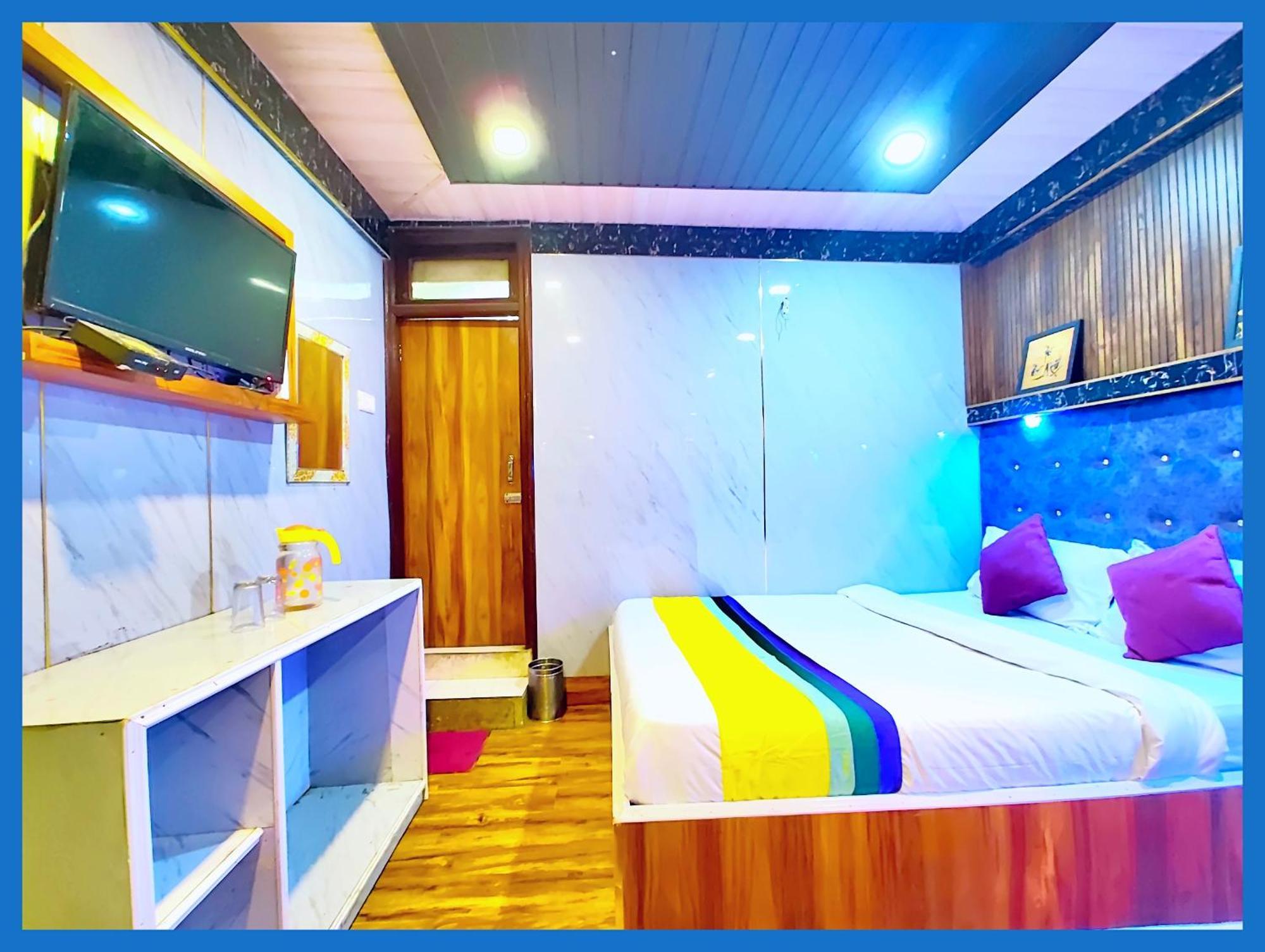 Flattiess ! Hotel Near Mall Road - Open Sitting Area On Terrace With Full Naini Lake View And Mountain Valley View - Wi Fi - Room Service Available - Top Rated Hotel Найнитал Экстерьер фото